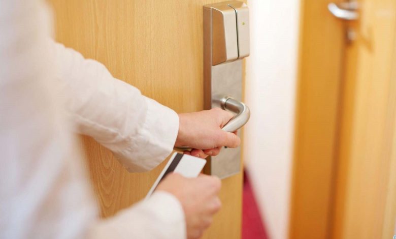 چگونه از امنیت هتل‌ها و اقامتگاه‌ها مطمئن شویم؟