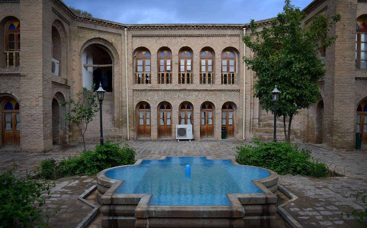 خانه ابریشمی رشت