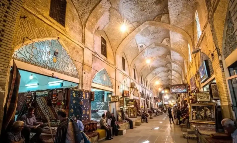 راهنمای بازار وکیل شیراز؛ معماری دوره زندیه و خرید صنایع دستی
