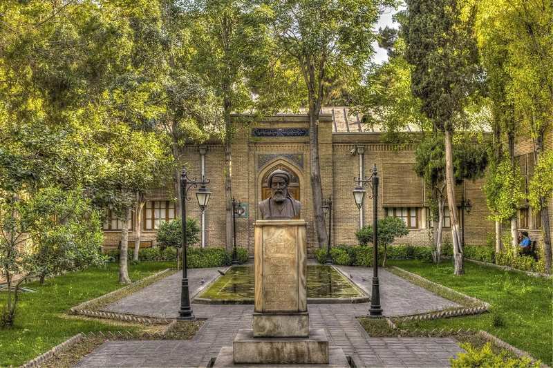 ایوان خانه مقدم,خانه موزه مقدم تهران,قسمت آثار تاریخی خانه موزه مقدم
